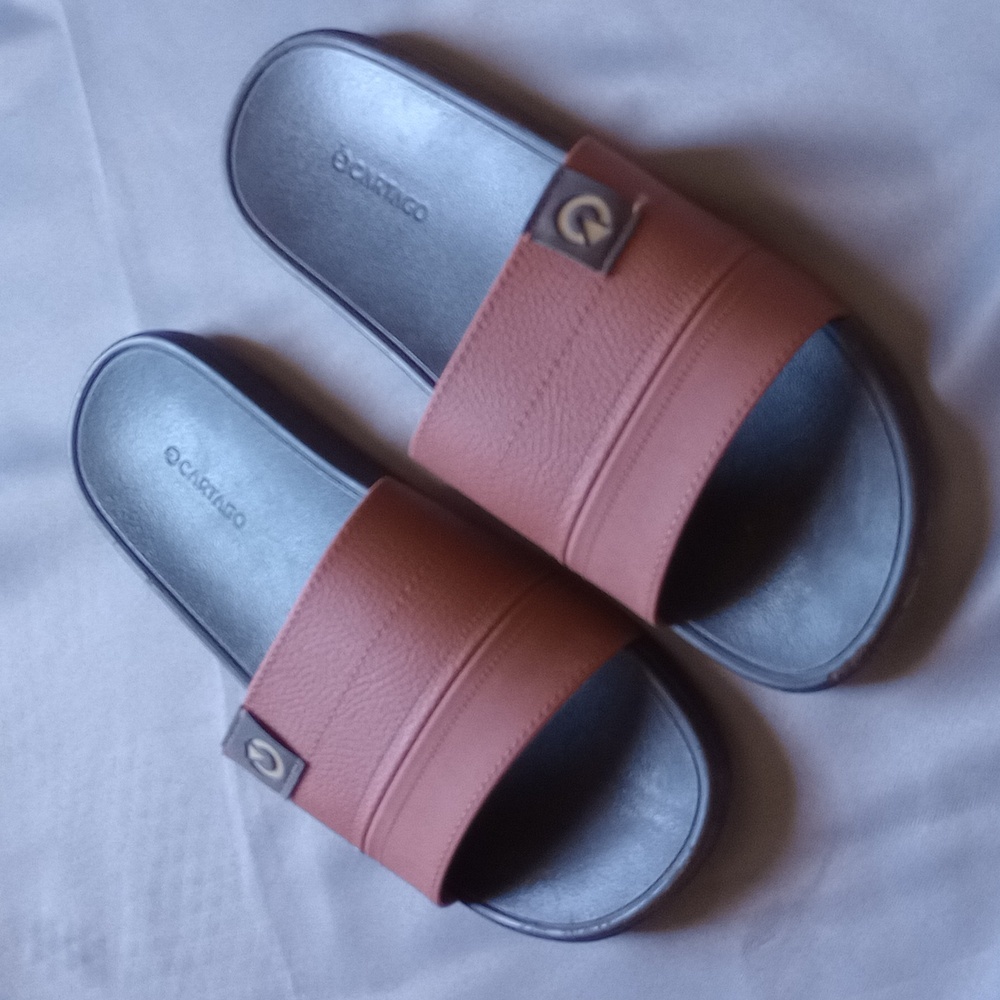 Cartago Slides Sandals Men's Size 12 Rust‎ Brown Open Toe Rubber